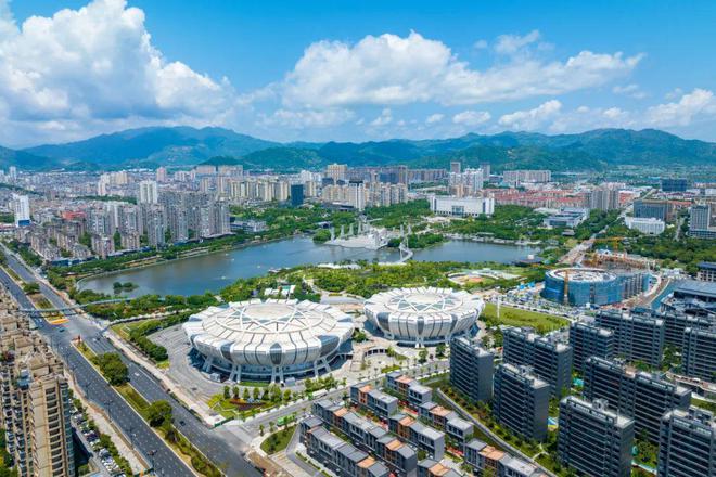 出门就可跑步15分钟到达商圈灵溪这个小区太棒了！(图1)