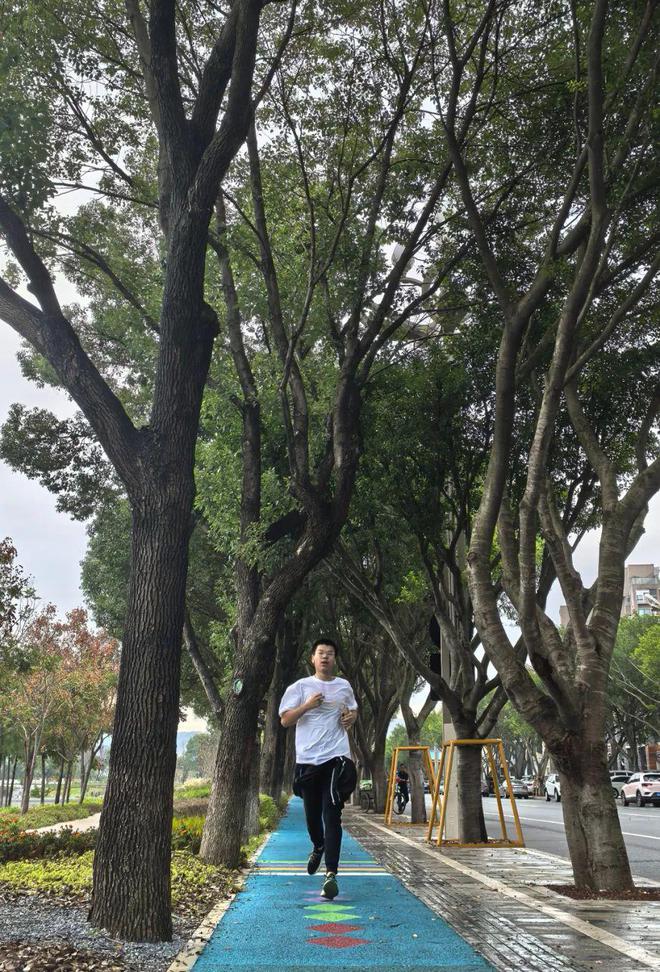 出门就可跑步15分钟到达商圈灵溪这个小区太棒了！(图2)