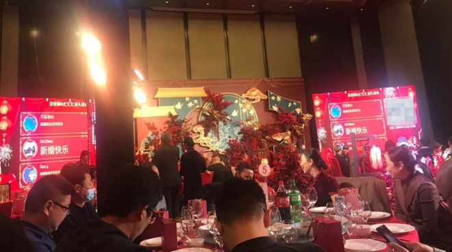 九游app：2025年4个热门好玩婚礼互动游戏燃爆你的婚礼新人赶紧收藏(图2)