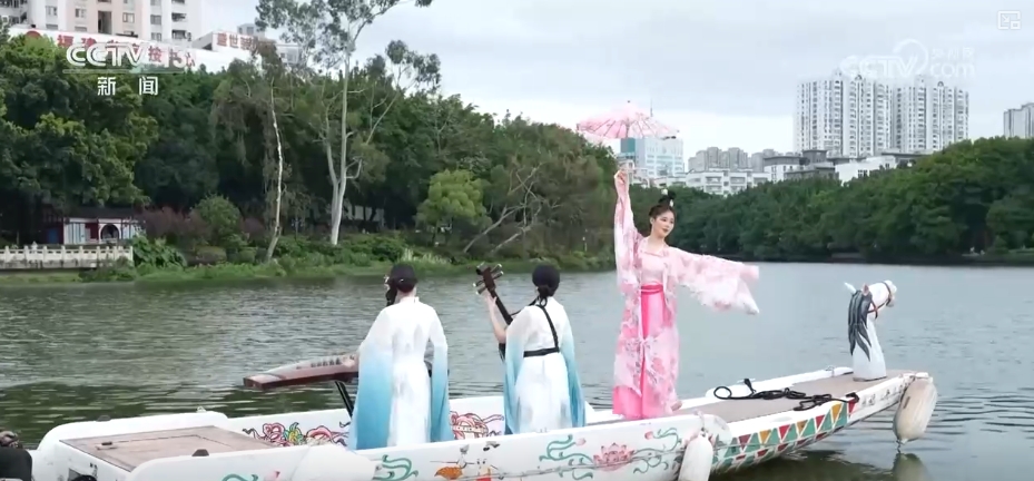 产业“忙” 消费“热” 百姓“乐”享新场景点燃消费“热引擎”(图7)