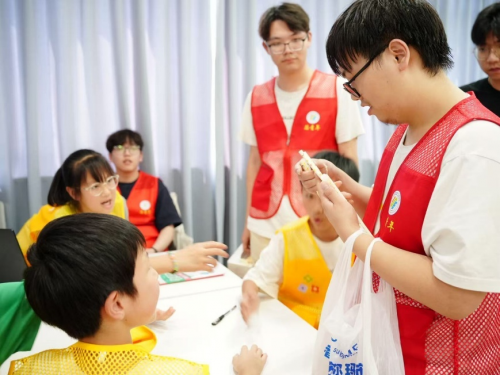 当芯青年遇见“小候鸟”：一场科技与温情的双向奔赴(图5)