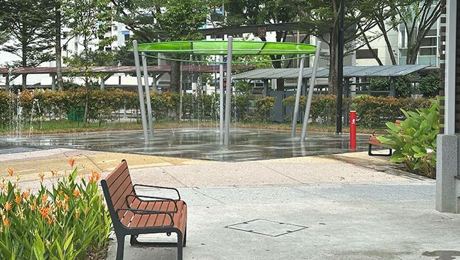 九游娱乐：大巴窑中央游乐场：水戏区的休闲广场(图11)