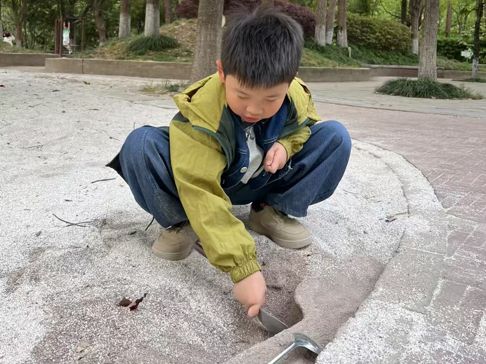 九游app：南箐园公厕焕新升级：打造“运动+童趣”主题便民空间(图4)