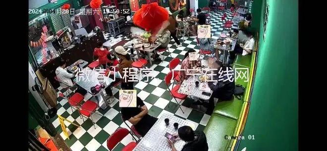 【生意转让】广宁一花园式湘粤菜馆转让包厢6个木屋卡座4个儿童游乐设施等接手可经营(图3)