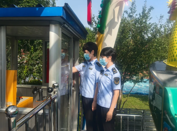 河北省定州市市场监管局开展大型游乐设施专项整治(图1)