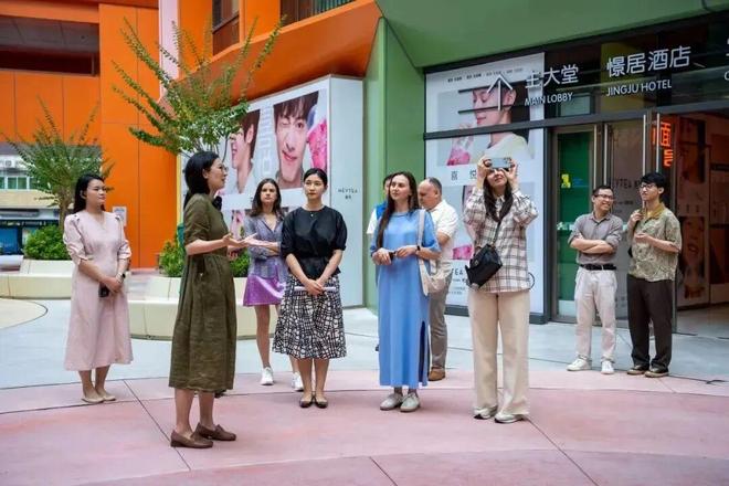 7国语言带你玩转“万花筒”！深圳市妇儿大厦正拥抱全世界