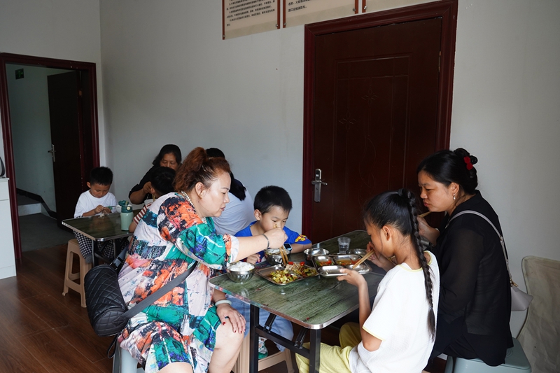 贵州龙里：多元业态迎客来 避暑旅居成热门(图9)