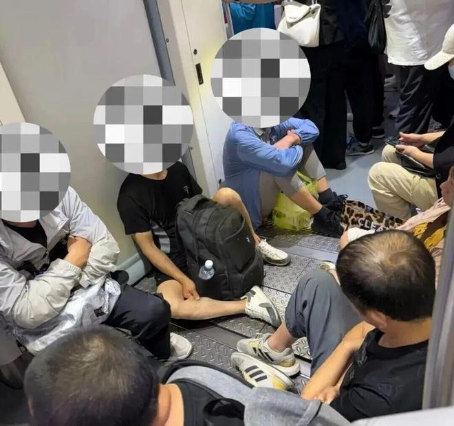 热搜NO1®招商时代潮派售楼处 招商时代潮派官方发布：购房热潮(图3)