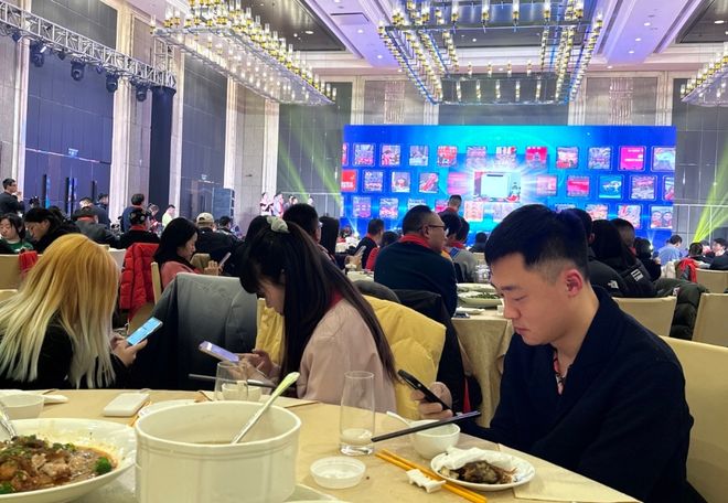 宾客好评度100%这6个婚礼暖场游戏太有创意了!(图2)