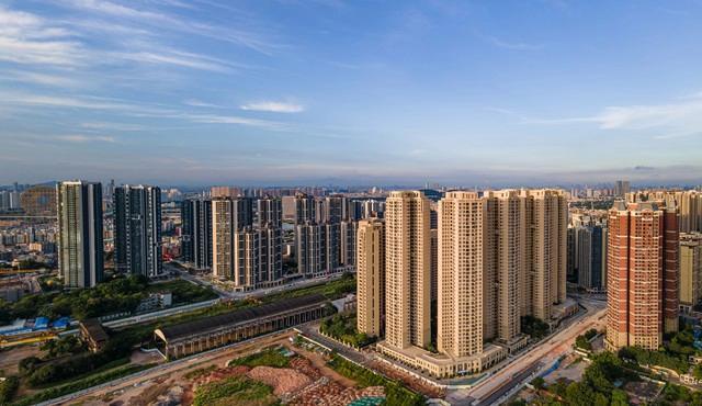 九游app：郑东新区房价跌破1万！中介坦白：这些房我劝你别碰(图3)