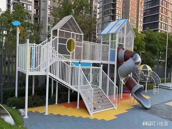 不锈钢钻洞定制 钻洞隧道 游乐设施厂家拾年设备(图4)
