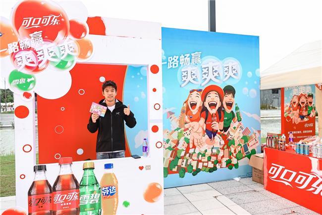 九游app：声浪碰撞美妆潮玩 活力唱响青春经济 第四届青春上海大学生音乐节绽放南上海科创中心(图2)