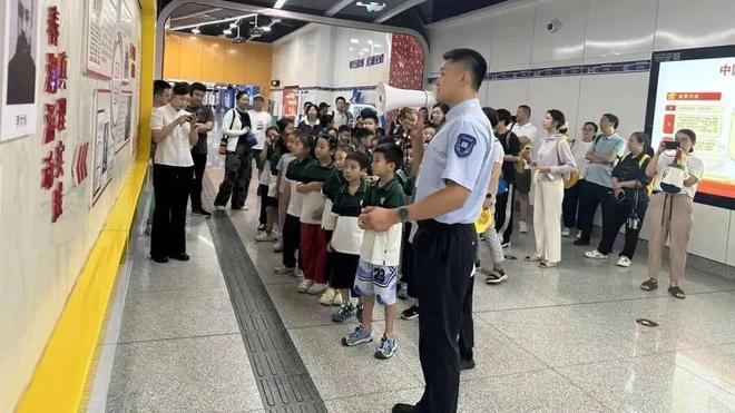 济南地铁儿童友好通道亮相！(图4)