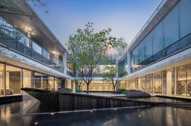 九游app：热搜榜首华润华发时代之城售楼处官方发布：大师级精装叠墅(图25)