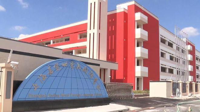 九游app：热搜榜首华润华发时代之城售楼处官方发布：大师级精装叠墅(图41)