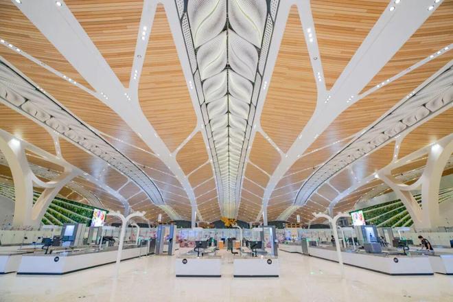 九游娱乐：广州白云国际机场T3航站楼投运 迈入“五条跑道+三座航站楼”运行时代(图11)
