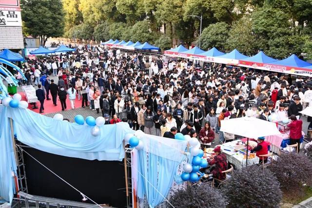 湖北城市建设职业技术学院：美食节的 N 种快乐根本停不下来