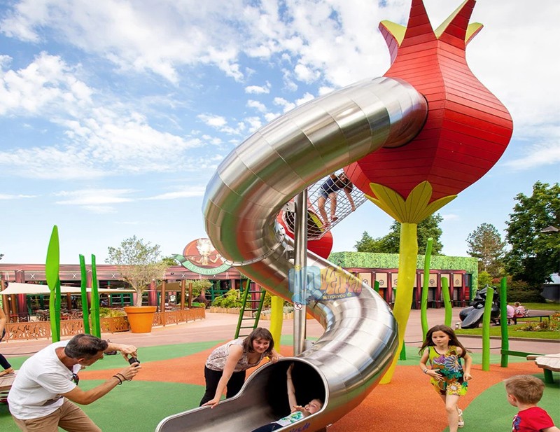 九游app：资阳方特儿童设施未放安全杠 园方回应