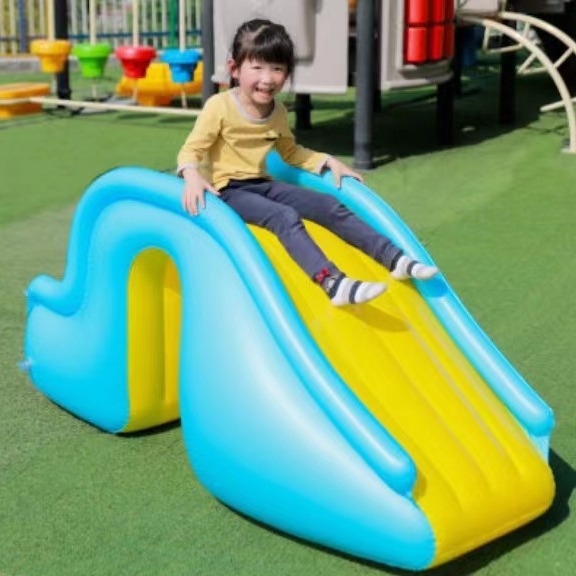 九游娱乐：中新网评：游乐设施安全杠被遗忘谁来为儿童安全“上锁”？