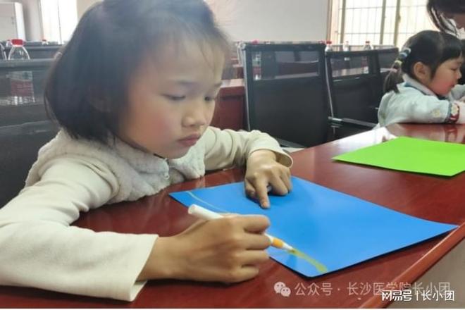 护理学院“垃圾分类践初心守护蓝星我先行”主题趣味授课活动(图2)