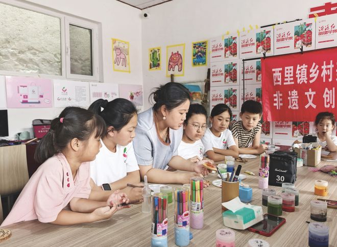 九游app：美育为钥 匠心筑梦(图1)