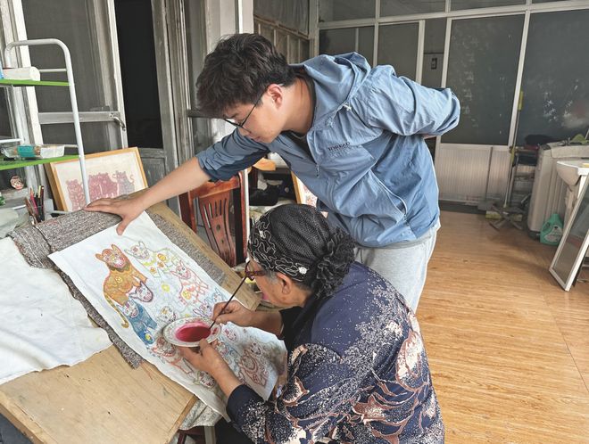 九游app：美育为钥 匠心筑梦(图2)