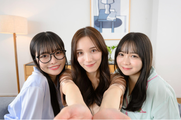 九游娱乐：真人互动恋爱模拟游戏《Ham-Koi 转生为仓鼠的我与三姐妹的甜蜜生活》2026年7月Steam发售(图2)