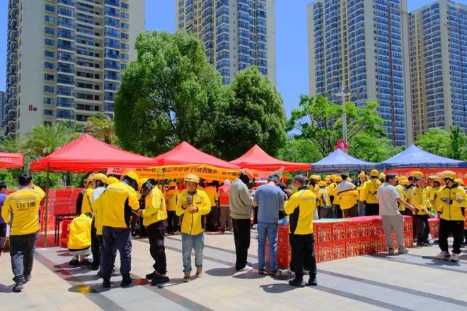 这场“骑手服务日”让春城骑手小哥既换新装又暖心窝！(图6)