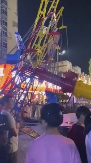 九游娱乐：资溪县一游乐设施因故障倒塌：3个小孩擦伤或与设备老化有关
