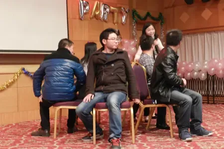 玩射击游戏用一加手机一加打造ChinaJoy最强射击游戏氛围展区(图1)